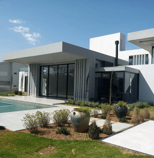 Ambiente limpo e organizado após obra